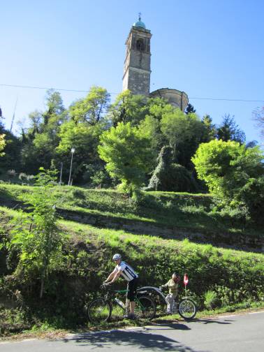 Hiking & Biking La Rocca Vineyards